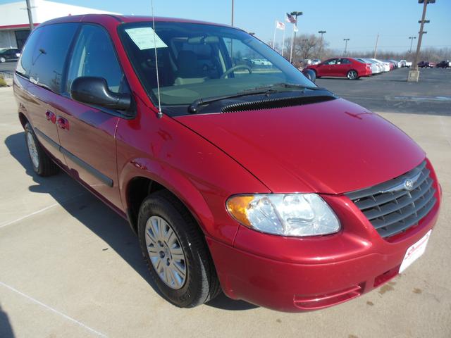 Chrysler Town and Country Base Unspecified