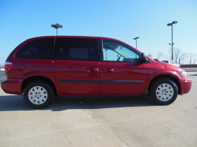 Chrysler Town and Country 2006 photo 1