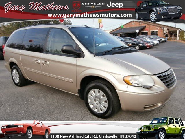 Chrysler Town and Country 2006 photo 5