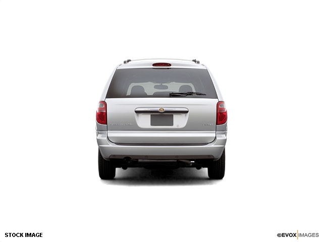 Chrysler Town and Country 2006 photo 3