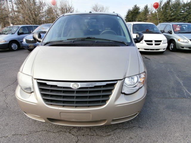 Chrysler Town and Country Elk Conversion Van Unspecified