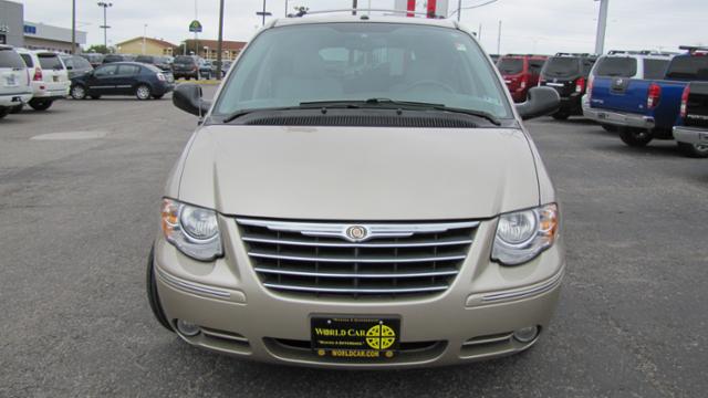 Chrysler Town and Country SLT 25 Unspecified