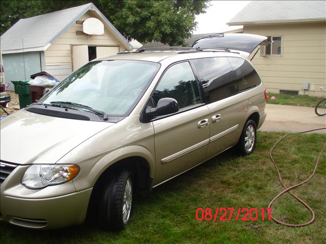 Chrysler Town and Country 3.5 MiniVan