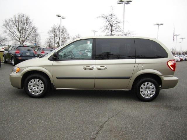 Chrysler Town and Country 2007 photo 1