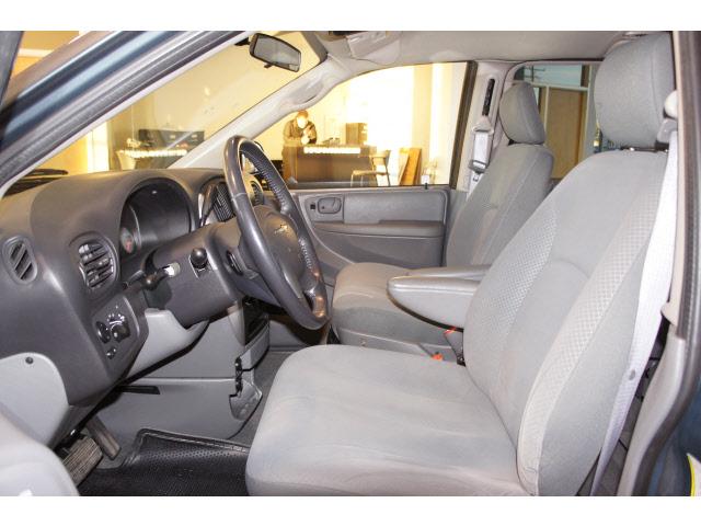 Chrysler Town and Country 2007 photo 2