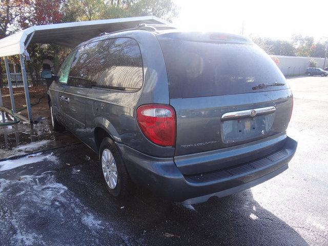 Chrysler Town and Country 2007 photo 3