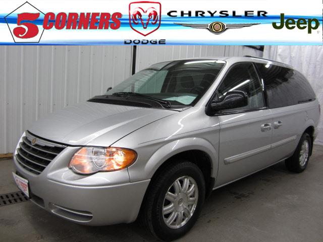 Chrysler Town and Country 3.5 MiniVan
