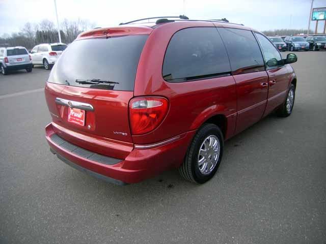 Chrysler Town and Country 2007 photo 3