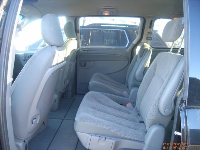 Chrysler Town and Country 2007 photo 2