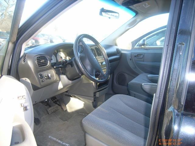 Chrysler Town and Country 2007 photo 4