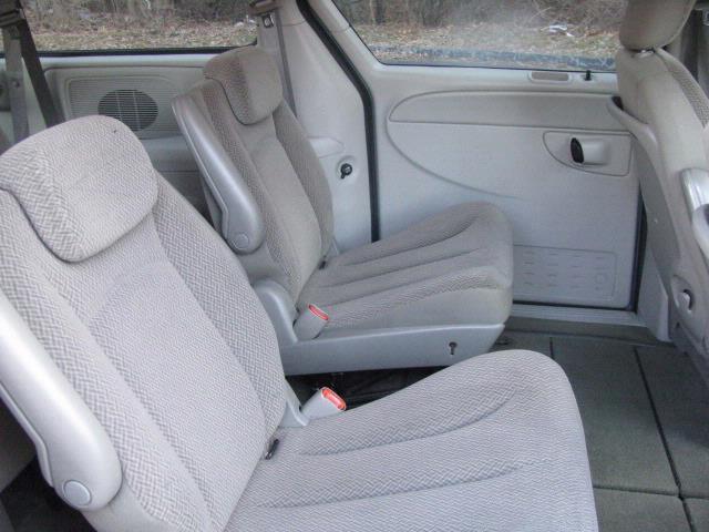 Chrysler Town and Country 2007 photo 3