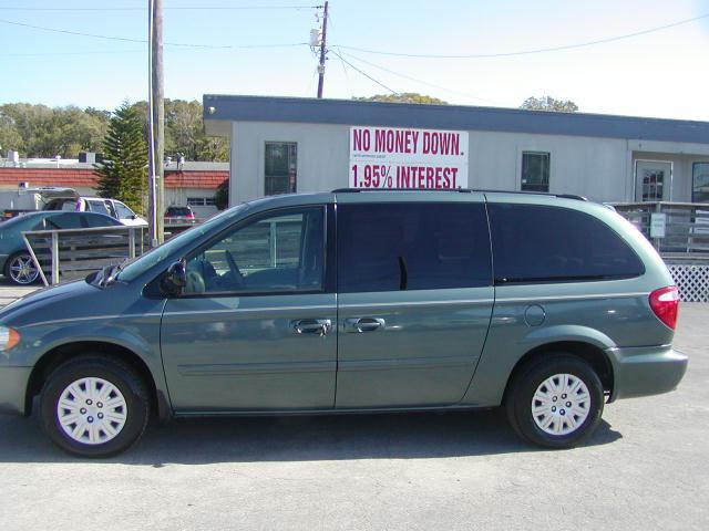 Chrysler Town and Country 2007 photo 3