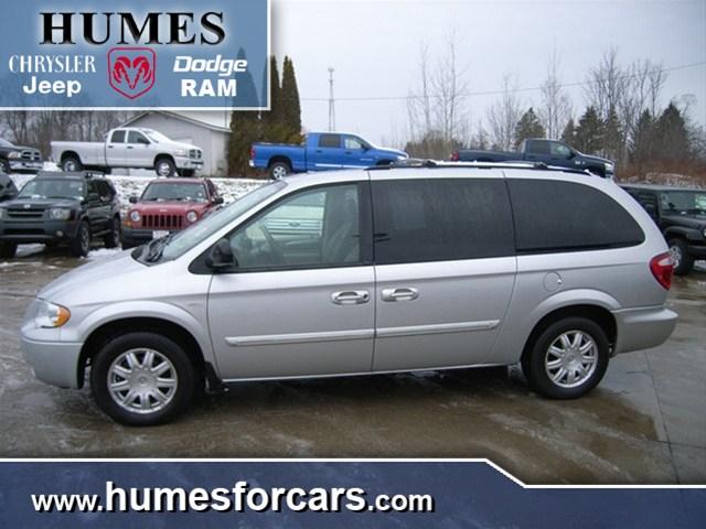 Chrysler Town and Country 3.5 MiniVan