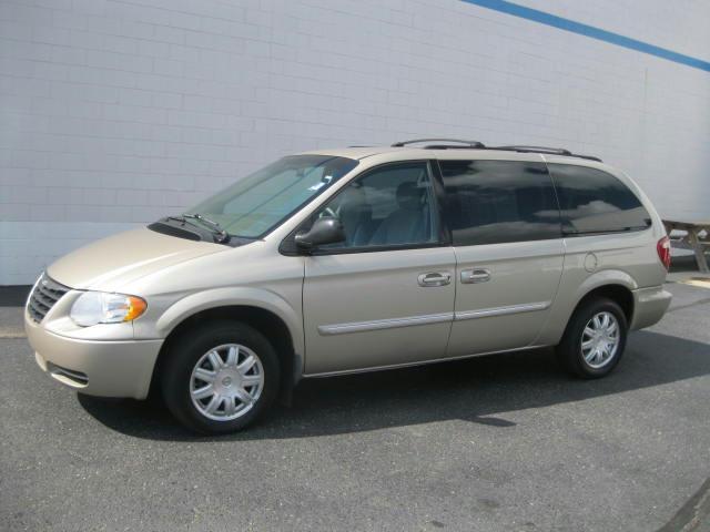 Chrysler Town and Country 3.5 MiniVan