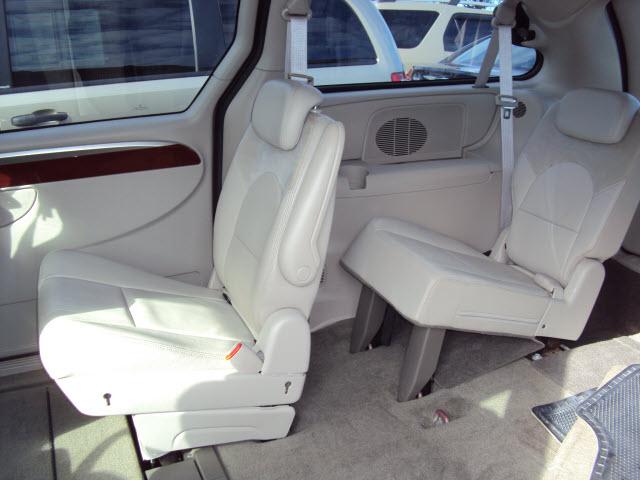 Chrysler Town and Country 2007 photo 4