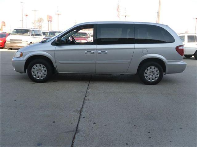 Chrysler Town and Country 2007 photo 4