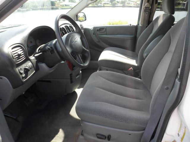 Chrysler Town and Country 2007 photo 3