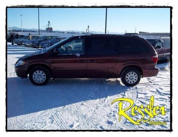 Chrysler Town and Country 2007 photo 1
