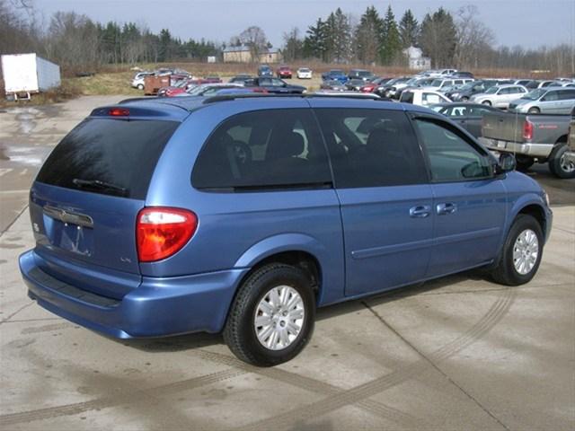 Chrysler Town and Country 2007 photo 1