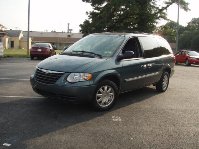 Chrysler Town and Country AWD 4dr Tech/entertainment Pkg SUV MiniVan