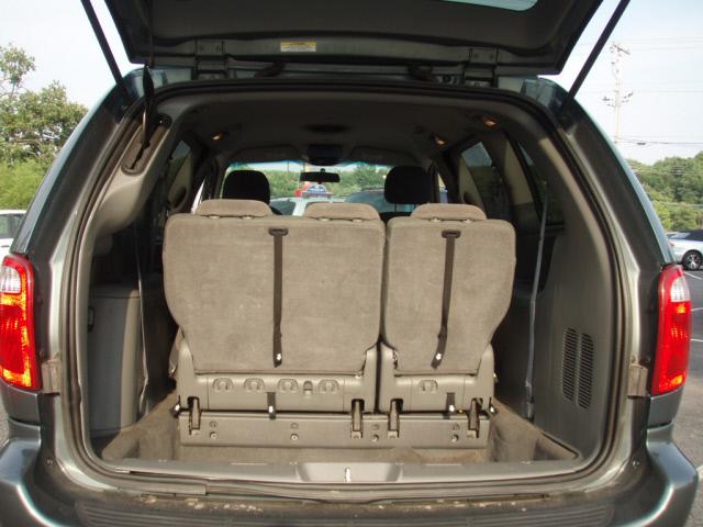 Chrysler Town and Country 2007 photo 3