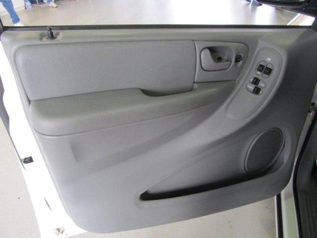 Chrysler Town and Country 2007 photo 5