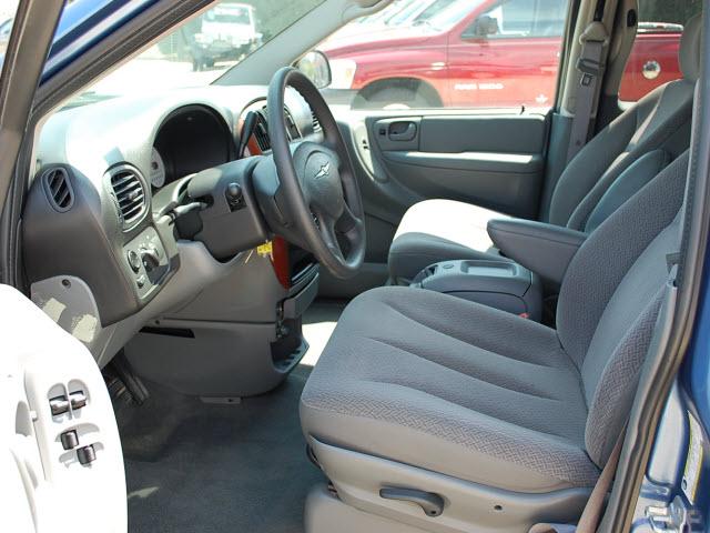Chrysler Town and Country 2007 photo 4