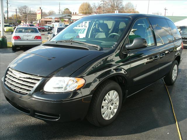 Chrysler Town and Country 2007 photo 3