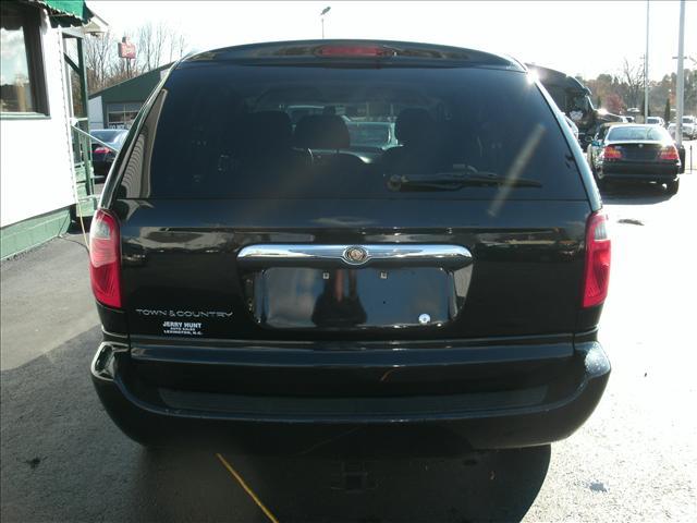 Chrysler Town and Country 2007 photo 5