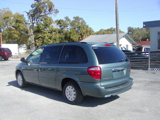 Chrysler Town and Country 2007 photo 4