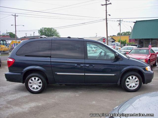 Chrysler Town and Country 2007 photo 4