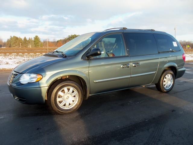 Chrysler Town and Country 2007 photo 4