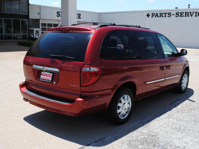 Chrysler Town and Country 2007 photo 4