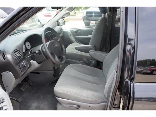 Chrysler Town and Country 2007 photo 4