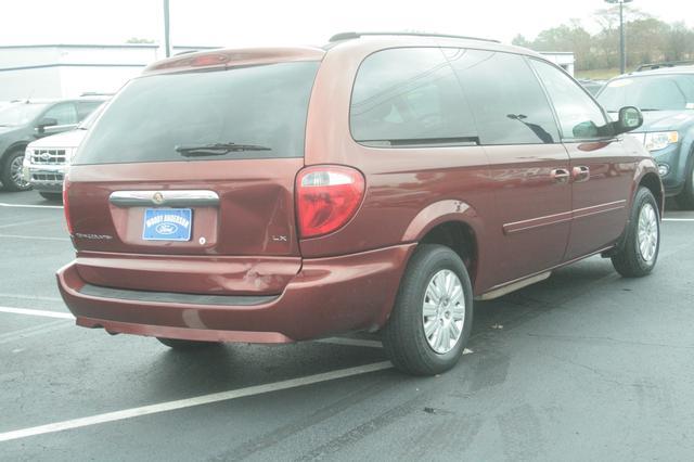 Chrysler Town and Country 2007 photo 5