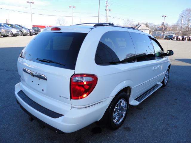 Chrysler Town and Country 2007 photo 5