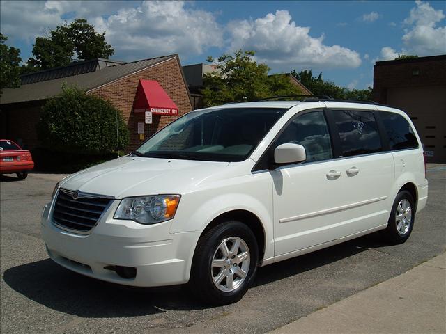 Chrysler Town and Country 3.5 MiniVan