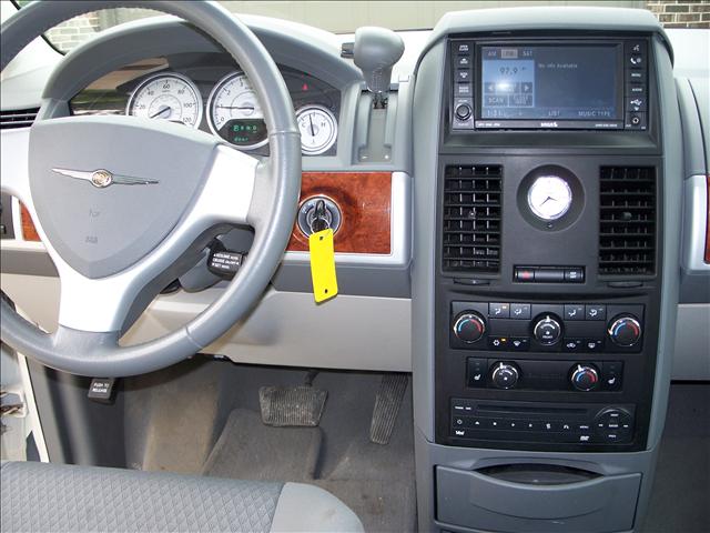 Chrysler Town and Country 2008 photo 5