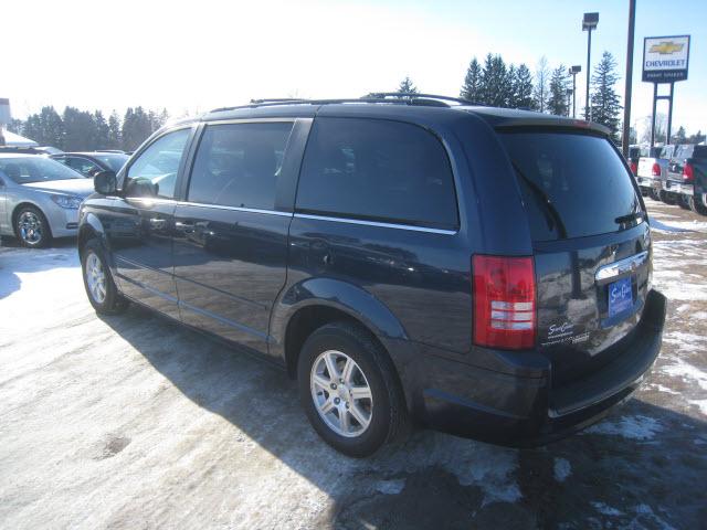 Chrysler Town and Country 2008 photo 1