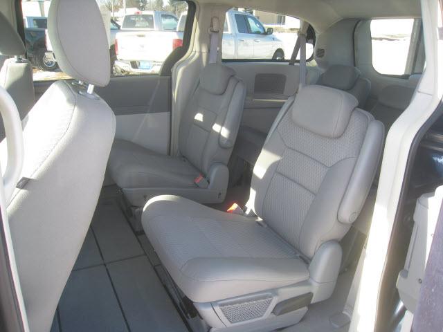 Chrysler Town and Country 2008 photo 5