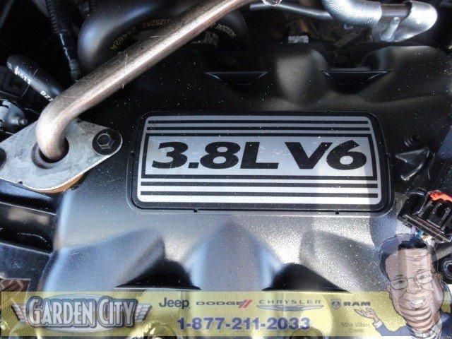 Chrysler Town and Country 2008 photo 4
