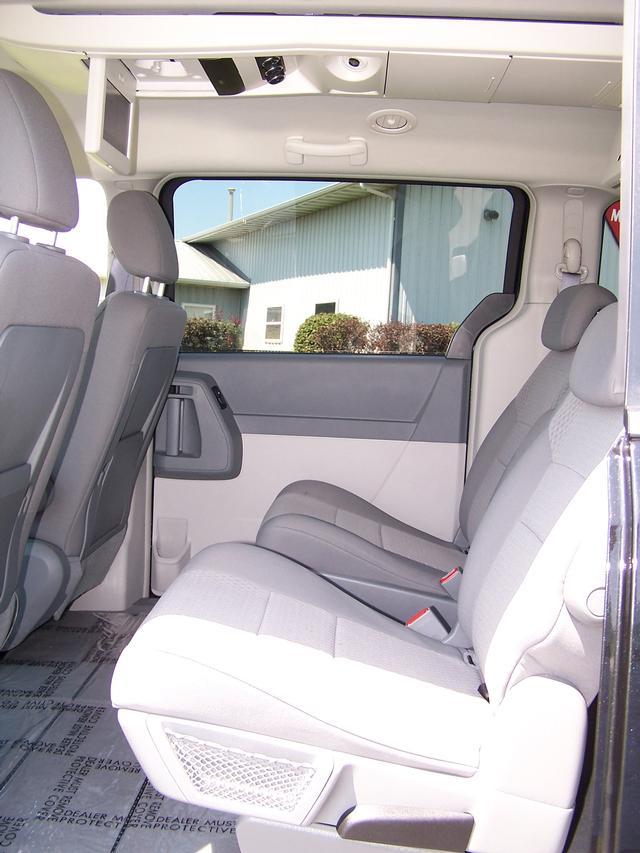 Chrysler Town and Country 2008 photo 4