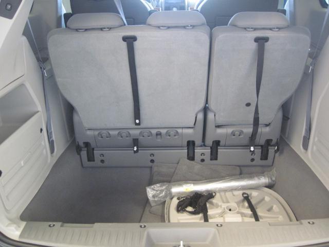 Chrysler Town and Country 2008 photo 2