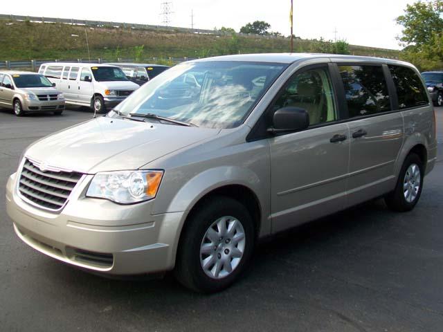 Chrysler Town and Country 2008 photo 1
