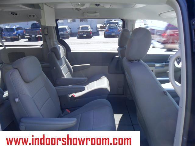 Chrysler Town and Country Supercab 145 STX MiniVan
