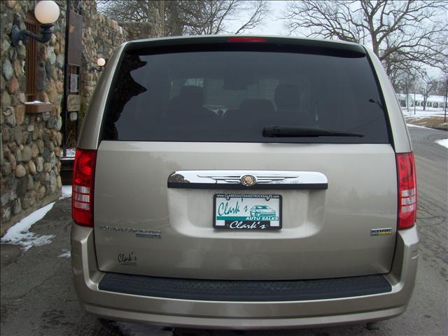 Chrysler Town and Country 2008 photo 3