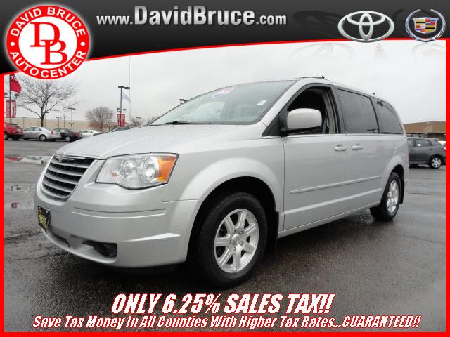 Chrysler Town and Country 3.5 MiniVan