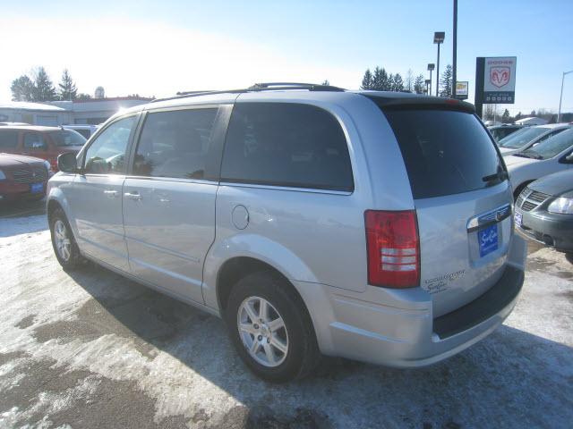 Chrysler Town and Country 2008 photo 1
