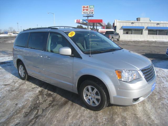 Chrysler Town and Country 2008 photo 3