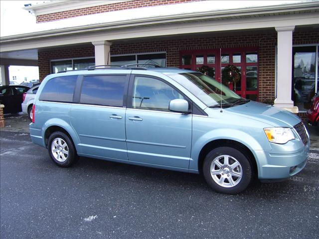 Chrysler Town and Country 3.5 MiniVan